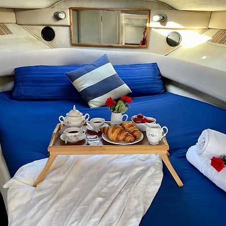 Yacht Hotel Barcelona Сан-Адріа-де-Бесос Екстер'єр фото