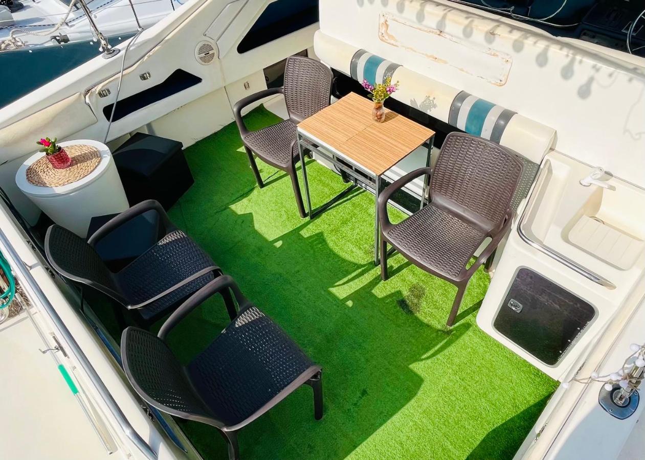 Yacht Hotel Barcelona Сан-Адріа-де-Бесос Екстер'єр фото