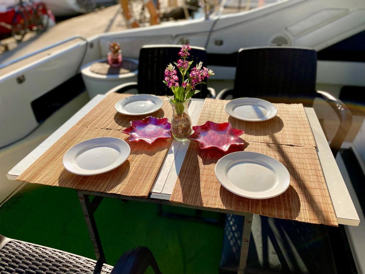 Yacht Hotel Barcelona Сан-Адріа-де-Бесос Екстер'єр фото